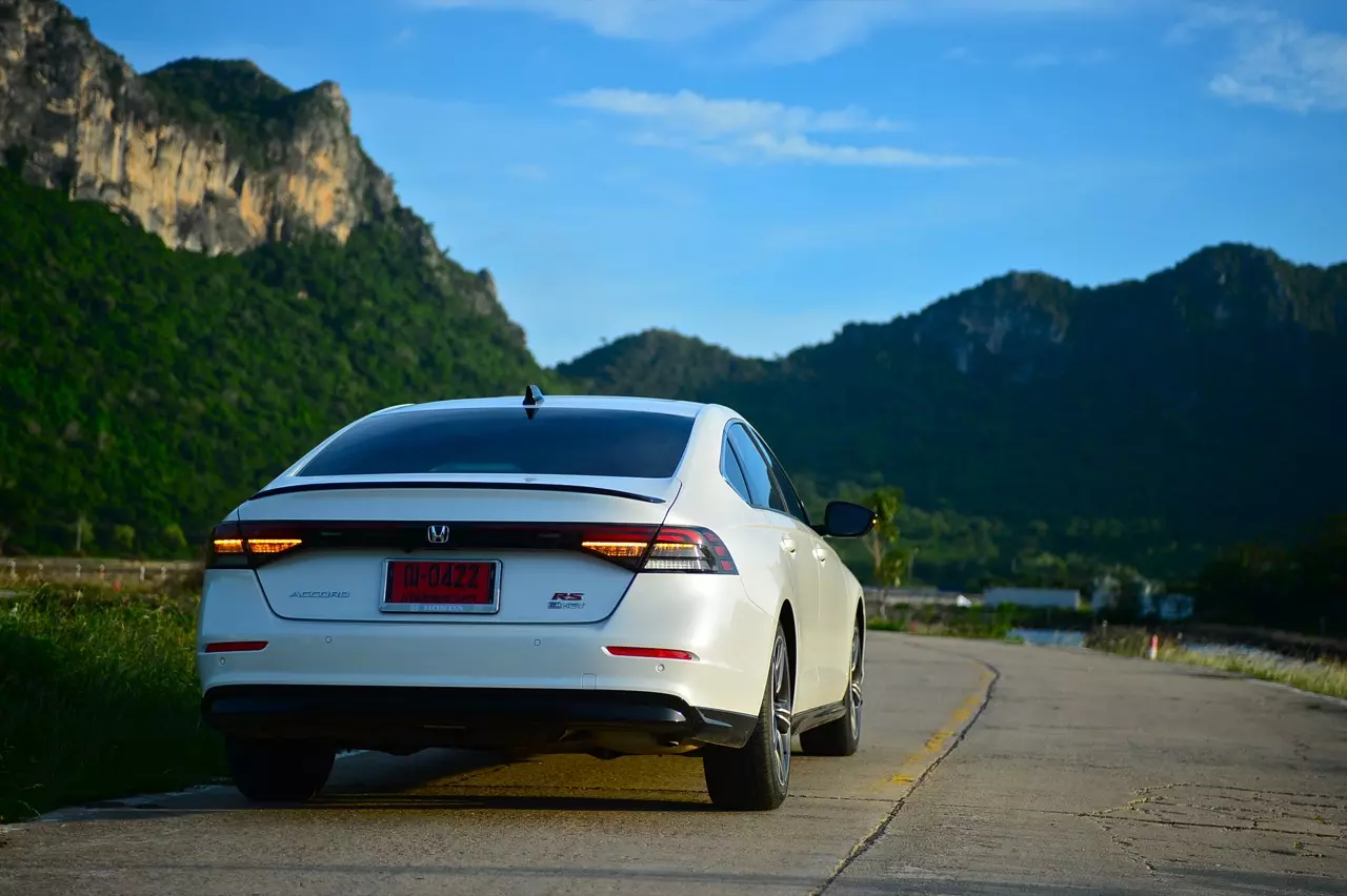 ขับโคตรดี! ทดสอบ HONDA NEW ACCORD RS e:HEV 
