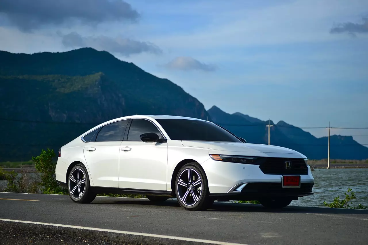 ขับโคตรดี! ทดสอบ HONDA NEW ACCORD RS e:HEV 