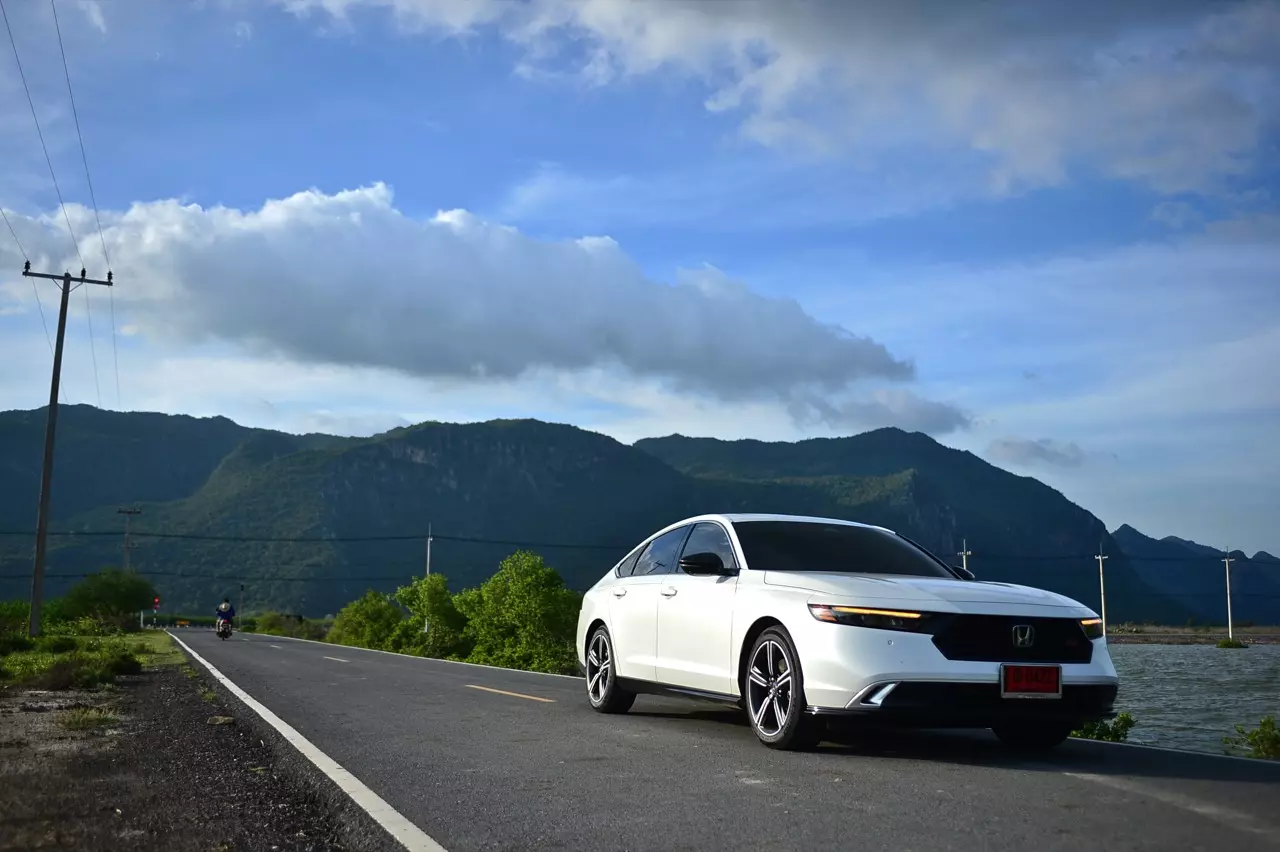 ขับโคตรดี! ทดสอบ HONDA NEW ACCORD RS e:HEV 