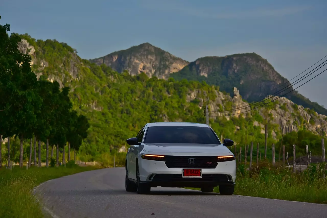 ขับโคตรดี! ทดสอบ HONDA NEW ACCORD RS e:HEV 