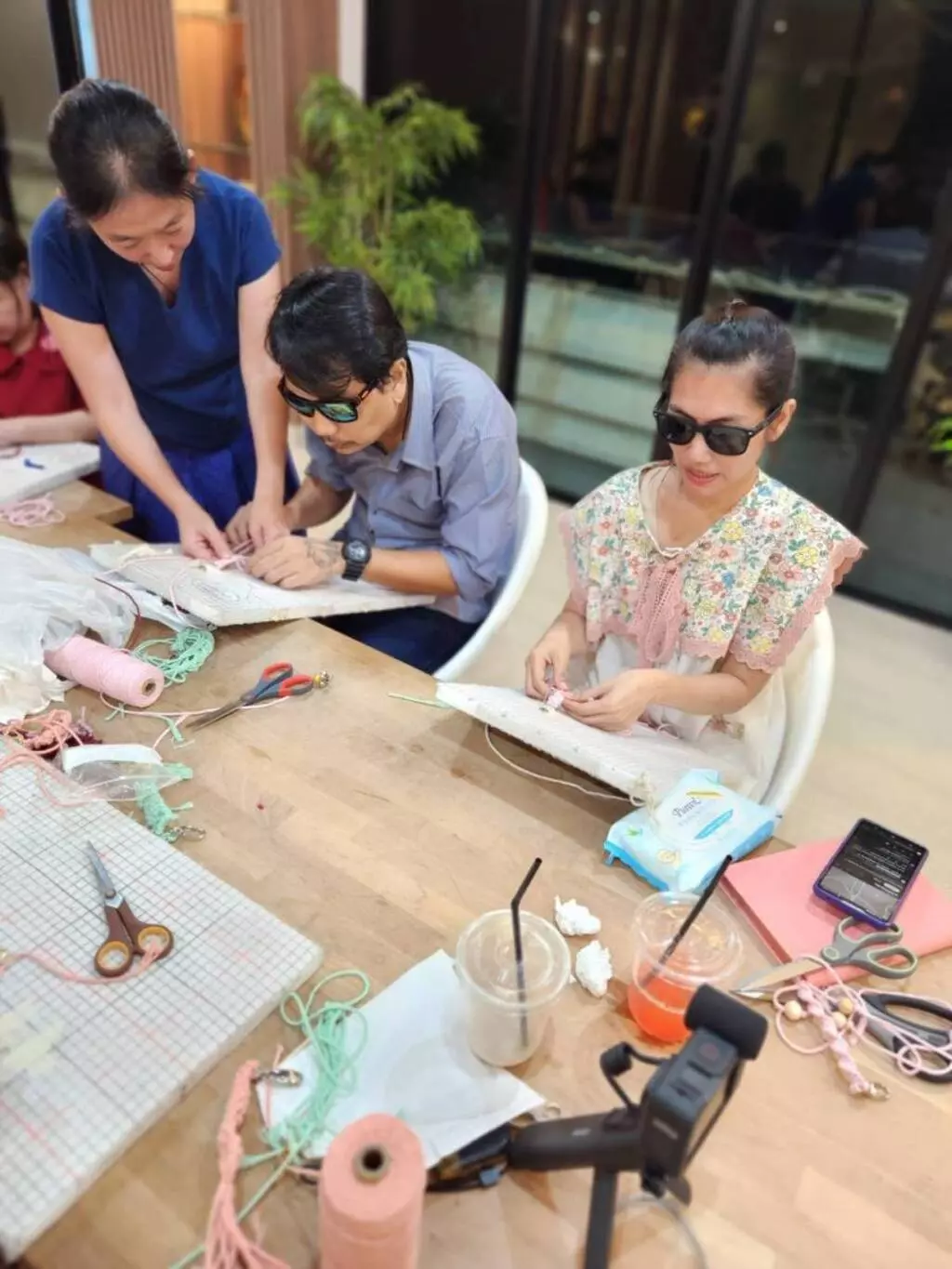 เปลี่ยนสงสารเป็นโอกาส วิธีคิดมอบอาชีพให้คนพิการ สู่ความยั่งยืน