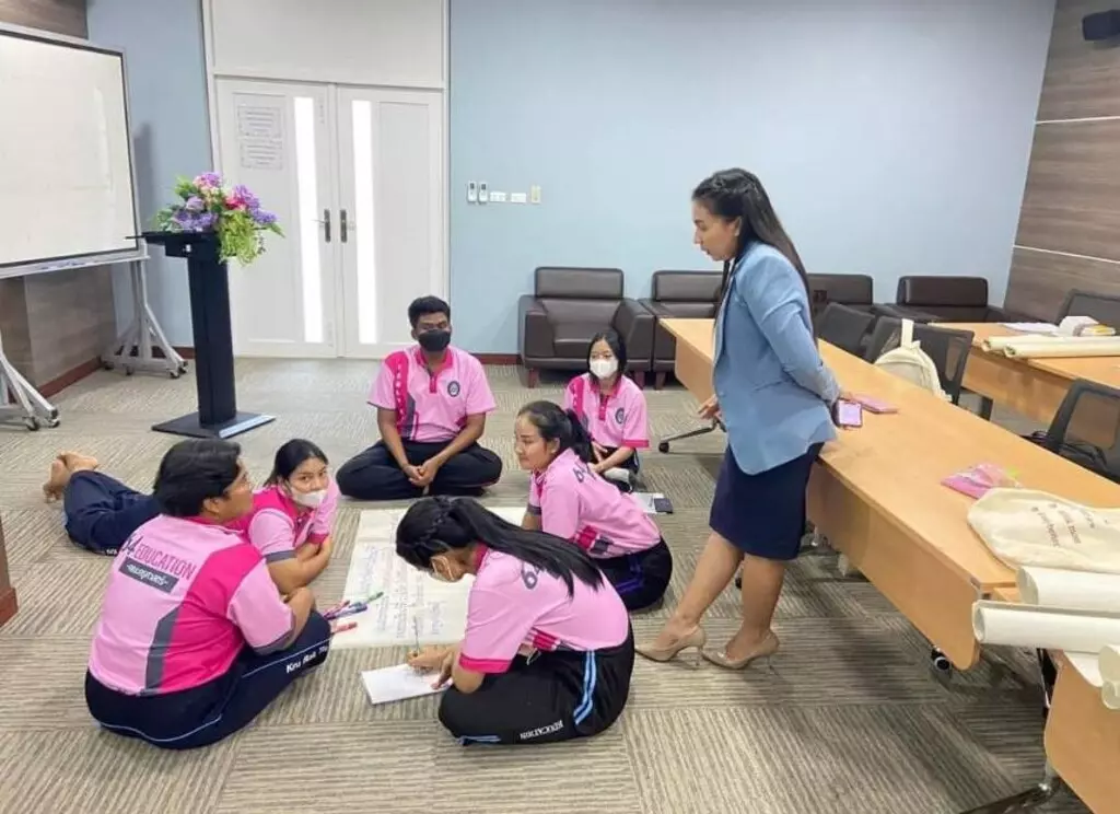 จากเด็กด้อยโอกาส สู่นักศึกษาครู ผู้มุ่งหวังจุดประกายการเรียนรู้