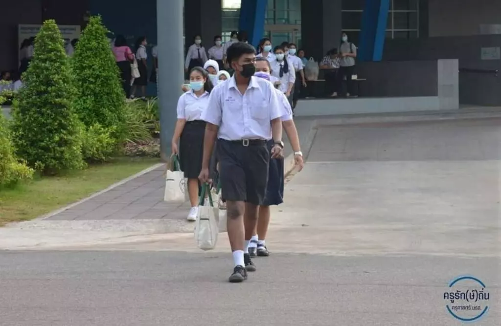 จากเด็กด้อยโอกาส สู่นักศึกษาครู ผู้มุ่งหวังจุดประกายการเรียนรู้
