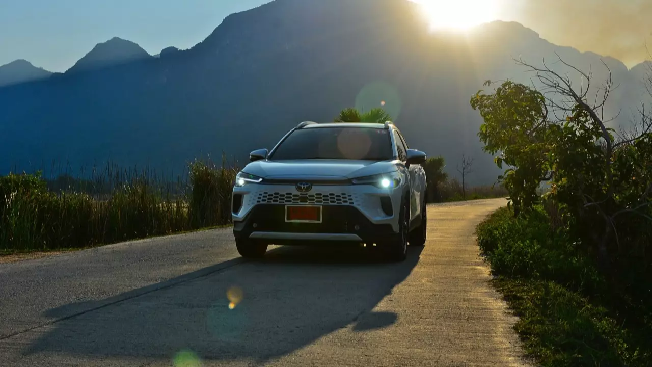 หน้าไม่บึ้ง ตัวตึงสายประหยัด ลองขับ TOYOTA COROLLA CROSS รุ่นปรับโฉม 2024 ของดีที่รอคอย