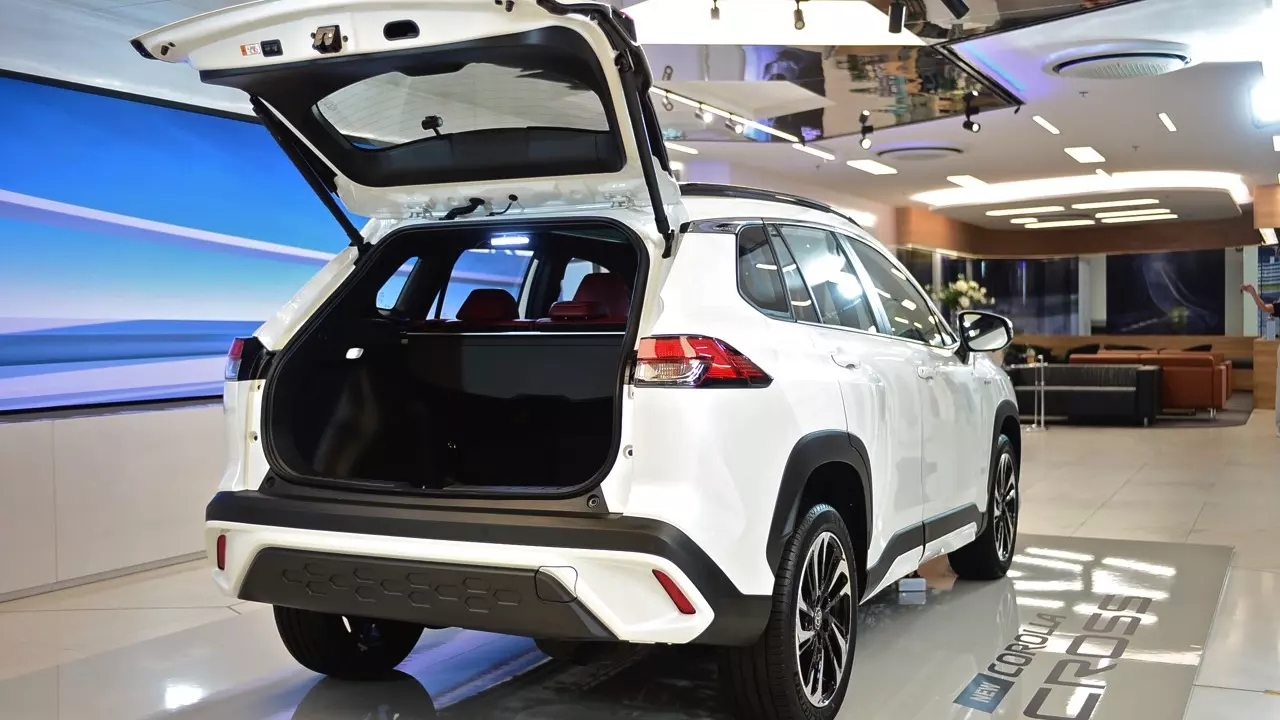 หน้าไม่บึ้ง ตัวตึงสายประหยัด ลองขับ TOYOTA COROLLA CROSS รุ่นปรับโฉม 2024 ของดีที่รอคอย