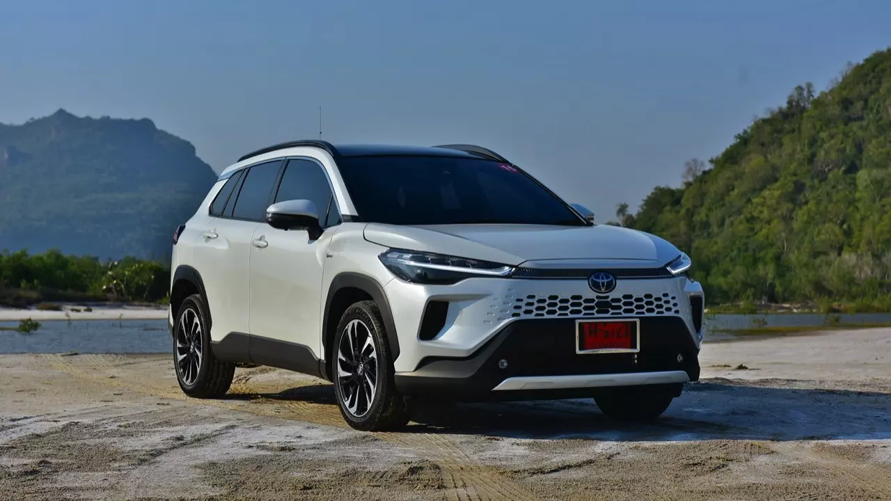 หน้าไม่บึ้ง ตัวตึงสายประหยัด ลองขับ TOYOTA COROLLA CROSS รุ่นปรับโฉม 2024 ของดีที่รอคอย