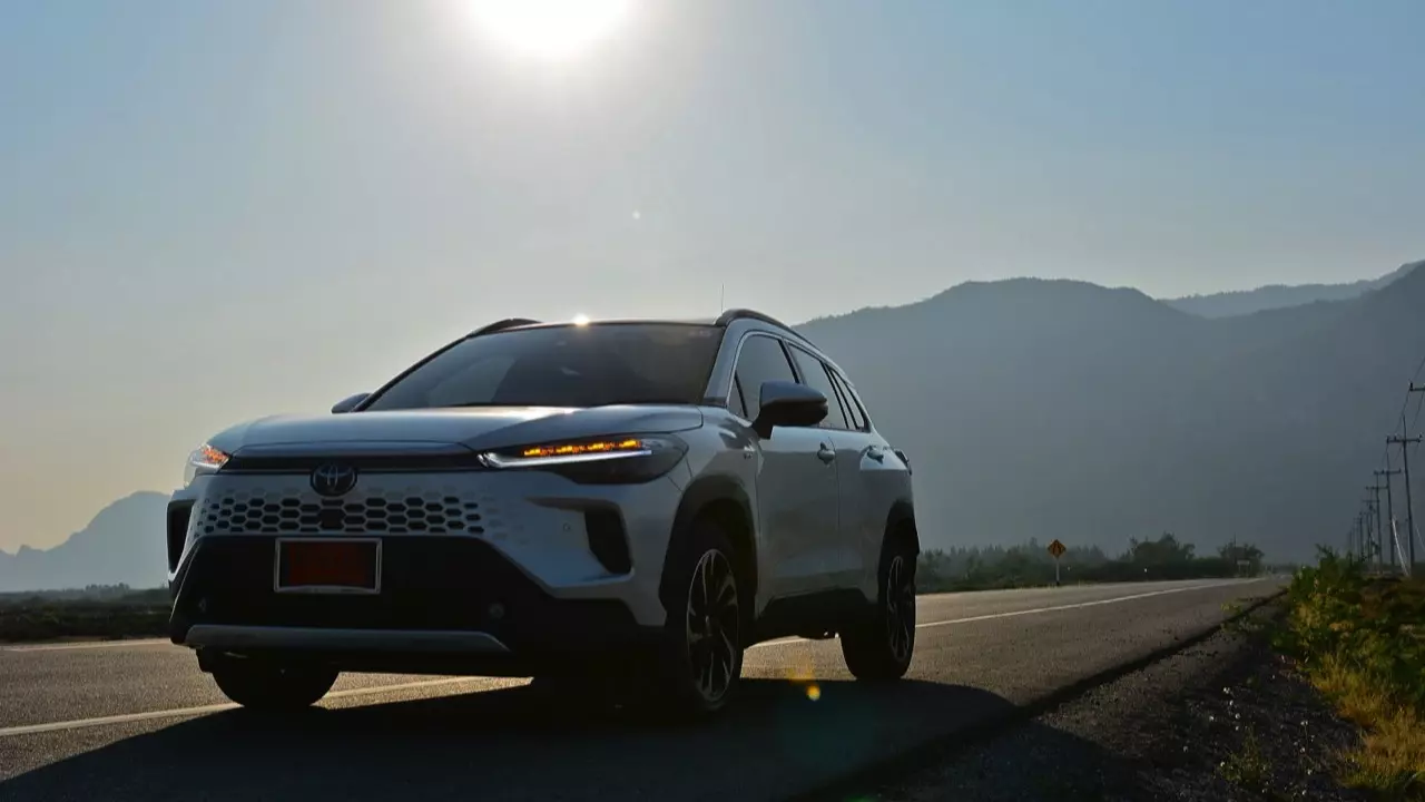 หน้าไม่บึ้ง ตัวตึงสายประหยัด ลองขับ TOYOTA COROLLA CROSS รุ่นปรับโฉม 2024 ของดีที่รอคอย