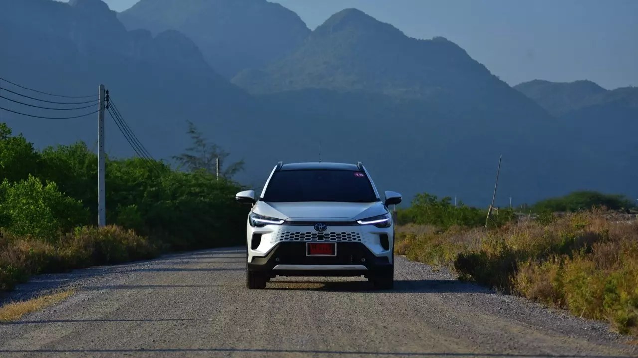 หน้าไม่บึ้ง ตัวตึงสายประหยัด ลองขับ TOYOTA COROLLA CROSS รุ่นปรับโฉม 2024 ของดีที่รอคอย