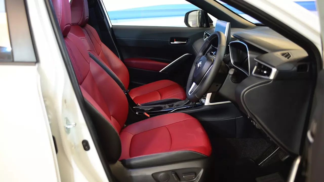 หน้าไม่บึ้ง ตัวตึงสายประหยัด ลองขับ TOYOTA COROLLA CROSS รุ่นปรับโฉม 2024 ของดีที่รอคอย