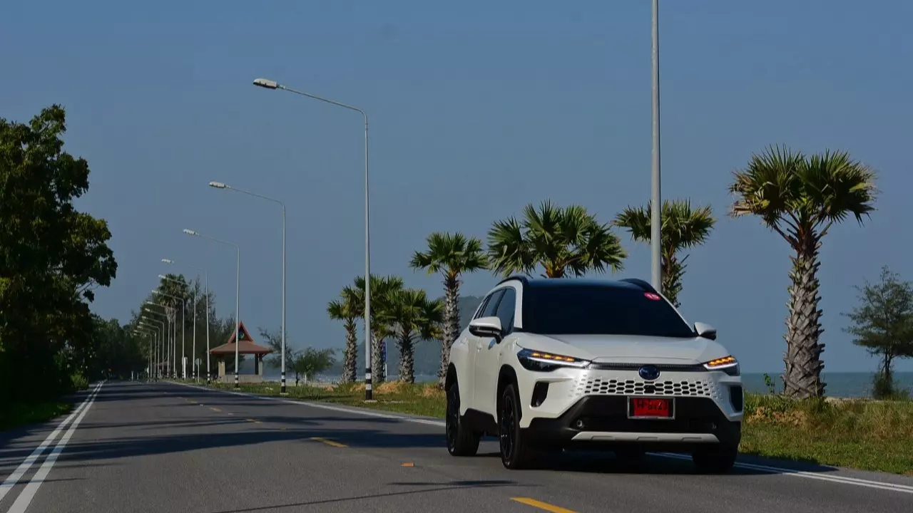 หน้าไม่บึ้ง ตัวตึงสายประหยัด ลองขับ TOYOTA COROLLA CROSS รุ่นปรับโฉม 2024 ของดีที่รอคอย