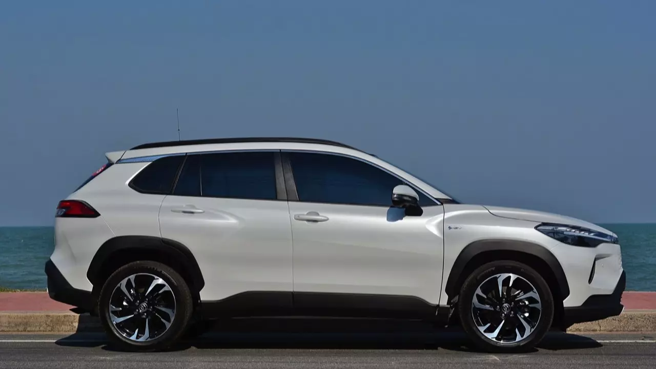 หน้าไม่บึ้ง ตัวตึงสายประหยัด ลองขับ TOYOTA COROLLA CROSS รุ่นปรับโฉม 2024 ของดีที่รอคอย