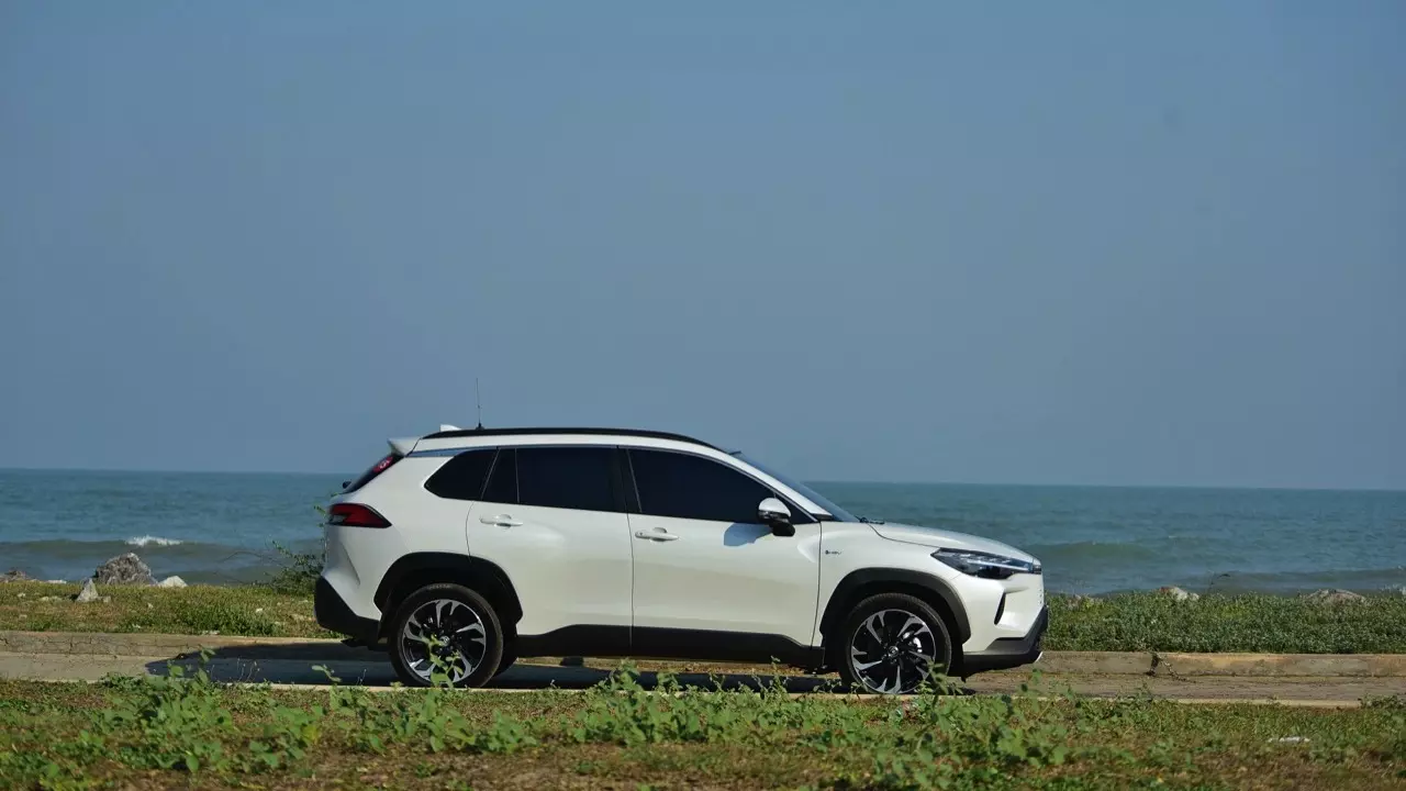 หน้าไม่บึ้ง ตัวตึงสายประหยัด ลองขับ TOYOTA COROLLA CROSS รุ่นปรับโฉม 2024 ของดีที่รอคอย