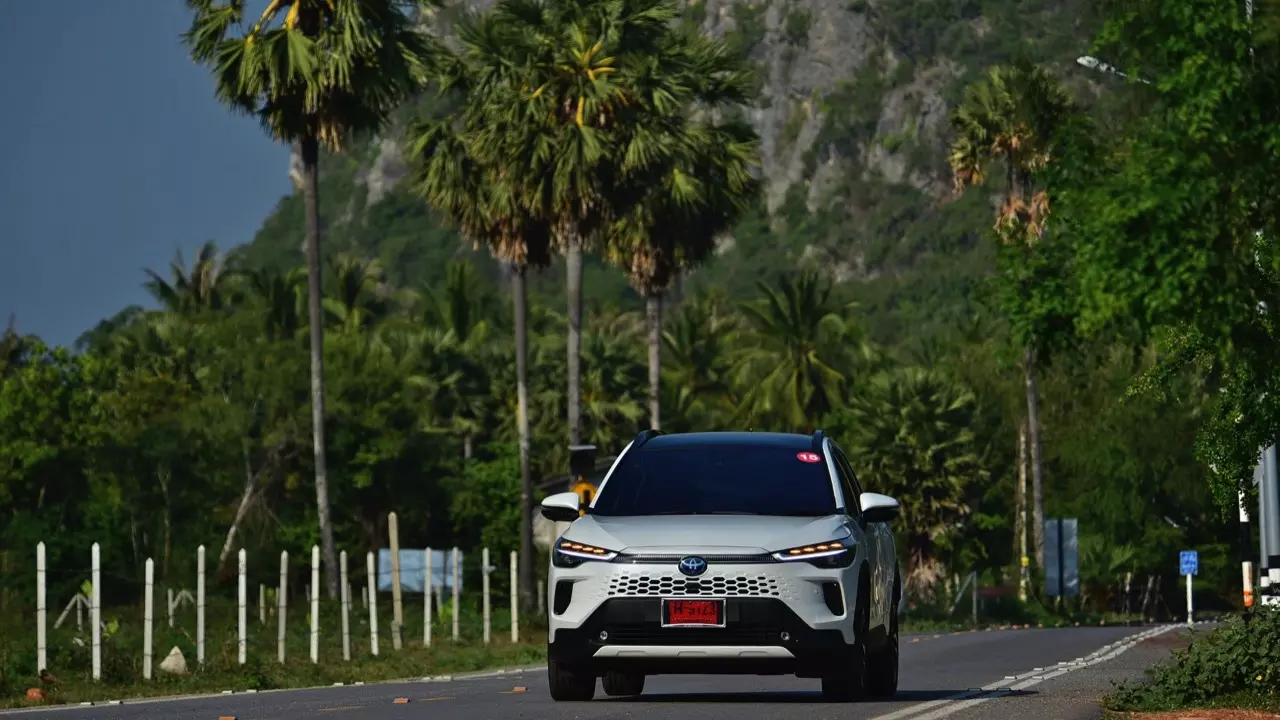 หน้าไม่บึ้ง ตัวตึงสายประหยัด ลองขับ TOYOTA COROLLA CROSS รุ่นปรับโฉม 2024 ของดีที่รอคอย