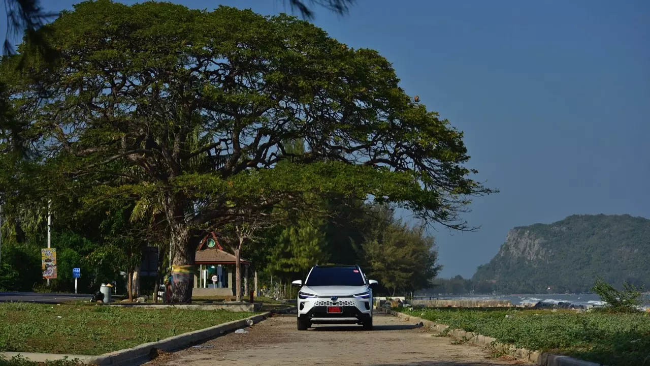 หน้าไม่บึ้ง ตัวตึงสายประหยัด ลองขับ TOYOTA COROLLA CROSS รุ่นปรับโฉม 2024 ของดีที่รอคอย