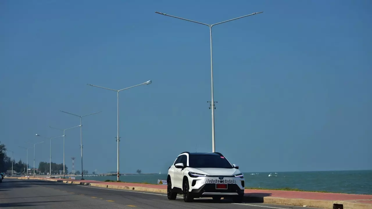 หน้าไม่บึ้ง ตัวตึงสายประหยัด ลองขับ TOYOTA COROLLA CROSS รุ่นปรับโฉม 2024 ของดีที่รอคอย