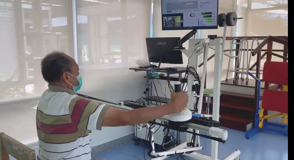 'Arm booster' นวัตกรรมเสริมพลังใจ กายภาพผู้ป่วยโรคหลอดเลือดสมอง