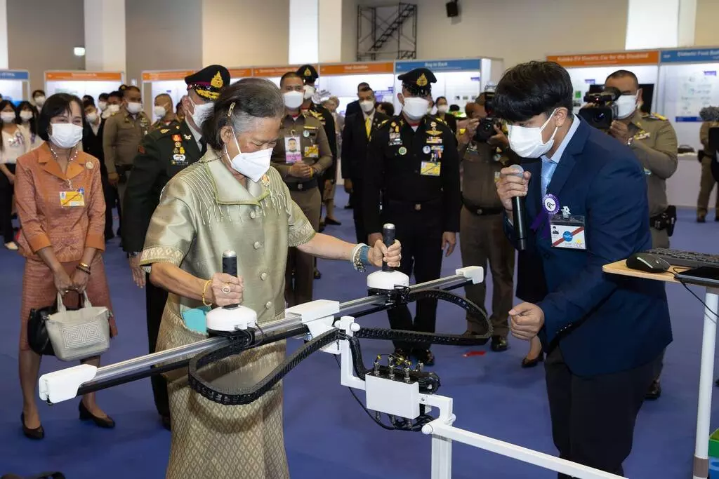 'Arm booster' นวัตกรรมเสริมพลังใจ กายภาพผู้ป่วยโรคหลอดเลือดสมอง