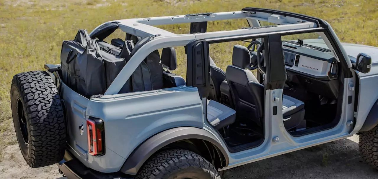 มุ้งมิ้งวิ่งลุยฝุ่น โผล่แล้ว สุดหล่อสายลุย FORD NEW BRONCO 2021