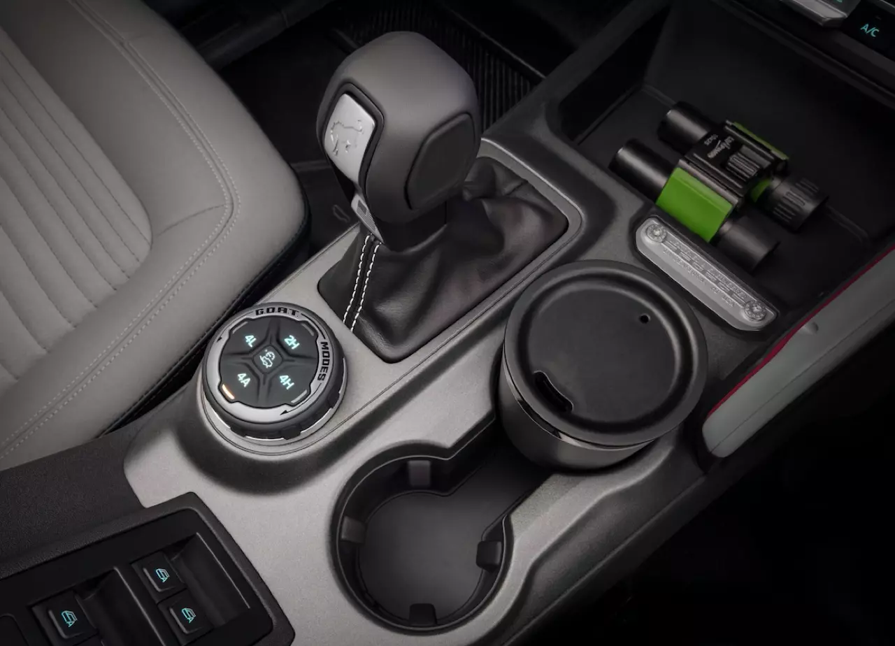 มุ้งมิ้งวิ่งลุยฝุ่น โผล่แล้ว สุดหล่อสายลุย FORD NEW BRONCO 2021
