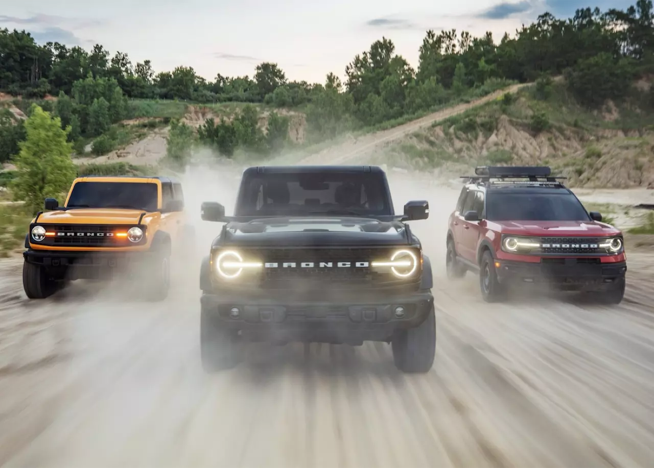 มุ้งมิ้งวิ่งลุยฝุ่น โผล่แล้ว สุดหล่อสายลุย FORD NEW BRONCO 2021