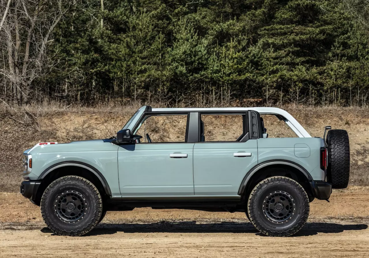 มุ้งมิ้งวิ่งลุยฝุ่น โผล่แล้ว สุดหล่อสายลุย FORD NEW BRONCO 2021