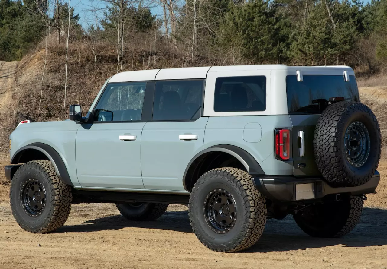 มุ้งมิ้งวิ่งลุยฝุ่น โผล่แล้ว สุดหล่อสายลุย FORD NEW BRONCO 2021