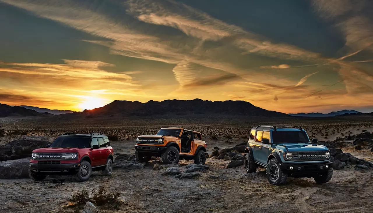 มุ้งมิ้งวิ่งลุยฝุ่น โผล่แล้ว สุดหล่อสายลุย FORD NEW BRONCO 2021