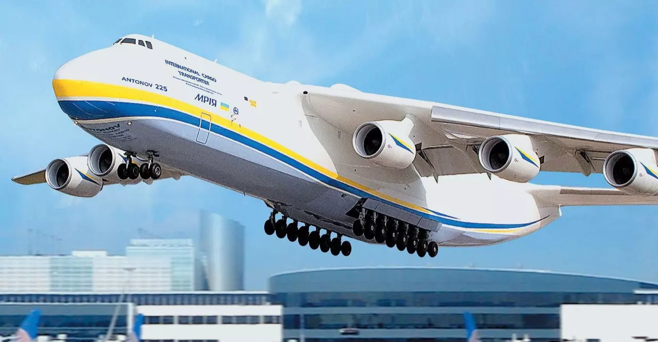 ส่อง เครื่องบินลำเลียงใหญ่ที่สุดในโลก ANTONOV AN 225 MRIYA