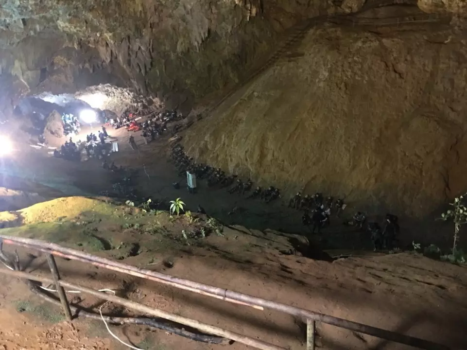 เจาะโจทย์ยาก ช่วย 13 ชีวิตติดถ้ำหลวง ไขปมลึก "จ่าแซม" อดีตซีลสุดแกร่งเสียชีวิต