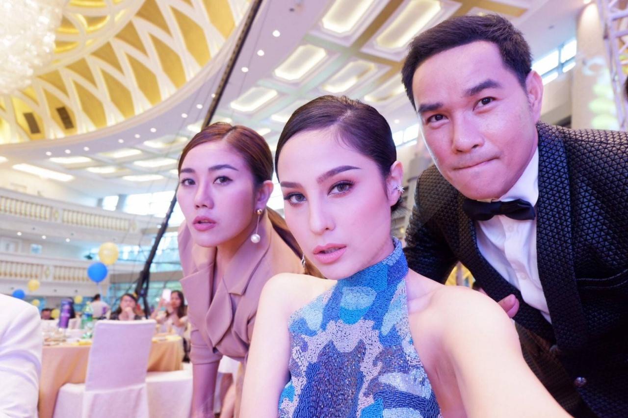 ขวัญ ประชันสวยสู้กับ เอฟ นนทพัฒน์ ศรีวิชัย ประธานบริษัทโกลเด้นอายส์วิว Golden Eye View