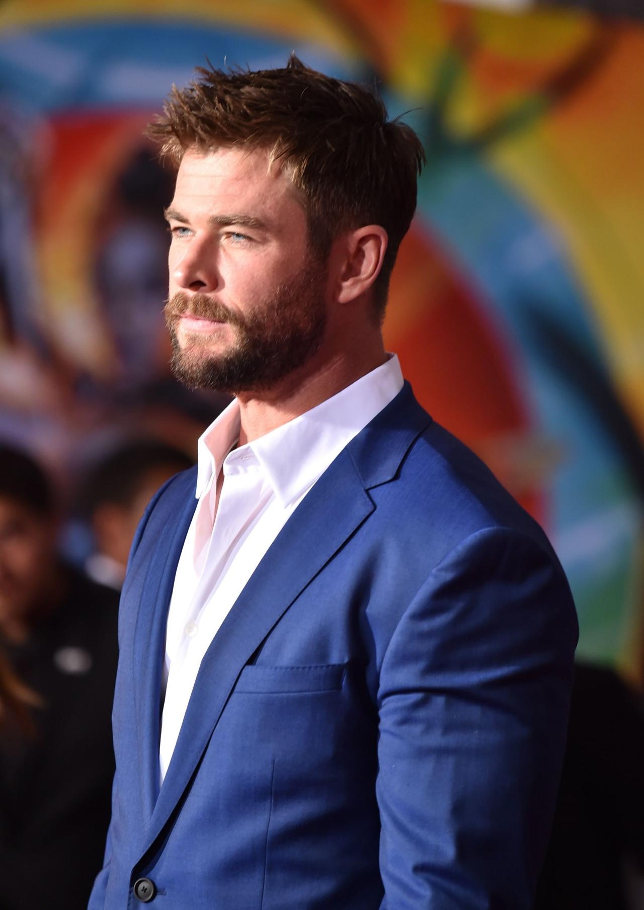 Chris hemsworth thor ragnarok haircut