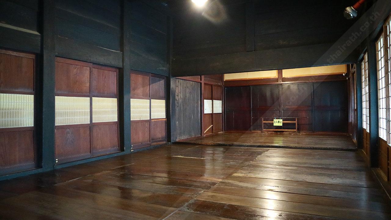 สภาพภายในบ้านโบราณหลังหนึ่งของหมู่บ้าน ชิราคาวาโกะ