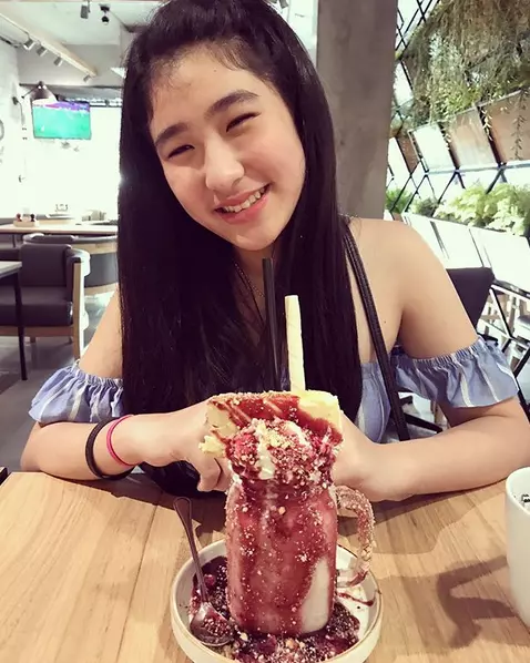 โอ้โห! ลูกสาว พีท ทองเจือ โตเป็นสาวสวย จ่อแจ้งเกิดเข้าวงการ