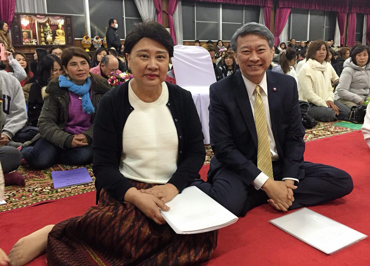 สวดมนต์ใหญ่ บรรสาร บุนนาค เอกอัครราชทูต ณ กรุงโตเกียว ญี่ปุ่น ไปเป็นประธานฝ่าย ฆราวาส ในงานสวดมนต์ข้ามปี ที่วัดปากน้ำญี่ปุ่น กรุงโตเกียว โดย พระราชรัชวิเทศ รักษาการเจ้าอาวาส เป็นประธานฝ่ายสงฆ์.