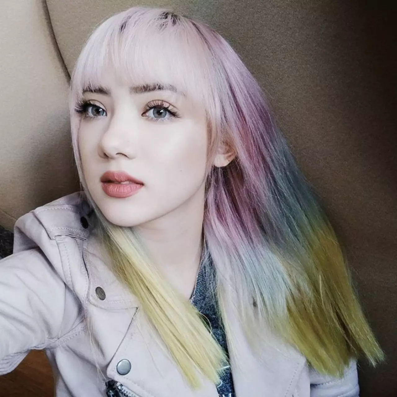 เด่นมาแต่ไกล! ส่องผมสีจี๊ดรับซัมเมอร์ แจ่มจนต้องเหลียวมอง