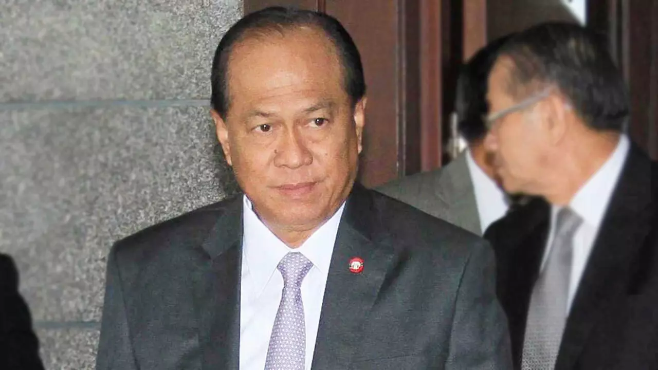 ห้ามล้อนาฬิกา เข้มบอลประเพณี