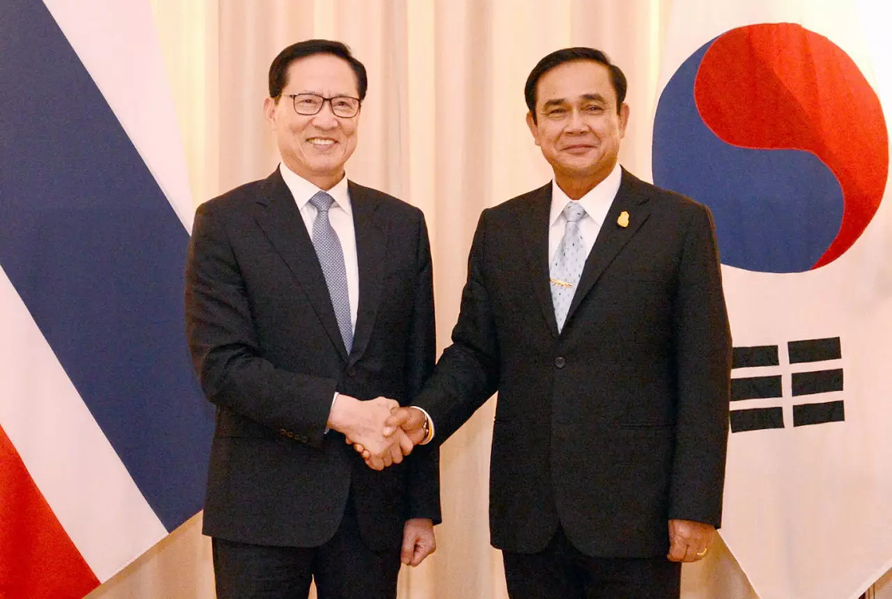 ห้ามล้อนาฬิกา เข้มบอลประเพณี