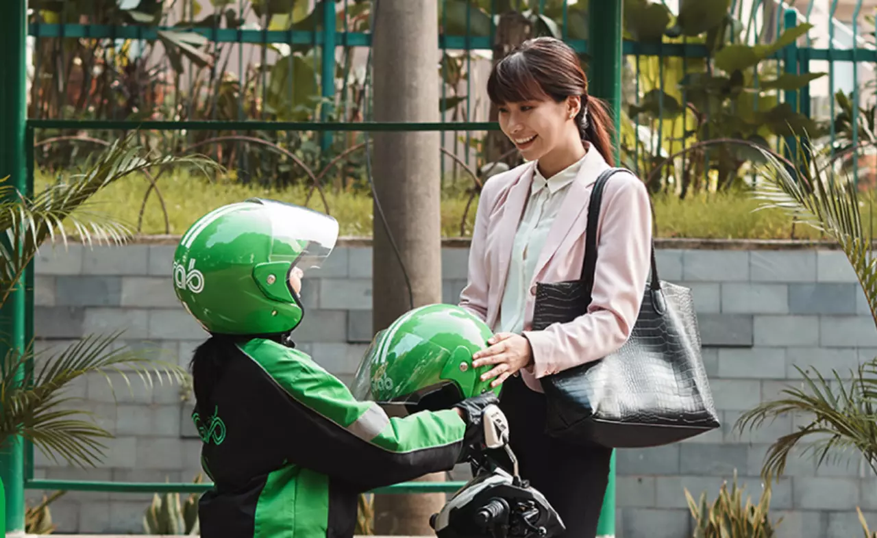 จริงหรือ? ทำถูกได้แต่ไม่ทำ ล้วงใจคนขี่ Grab ถูกด่า ชุบมือเปิบ แย่งอาชีพ (คลิป)