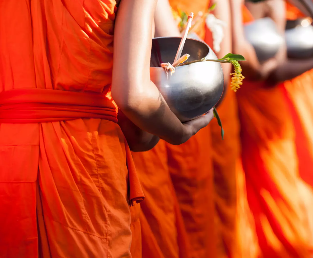 ทองคำ1ตัน รถหรู เงินอื้อซ่า เปิดเรตสินบนสมณศักดิ์ มลทินวงการผ้าเหลือง