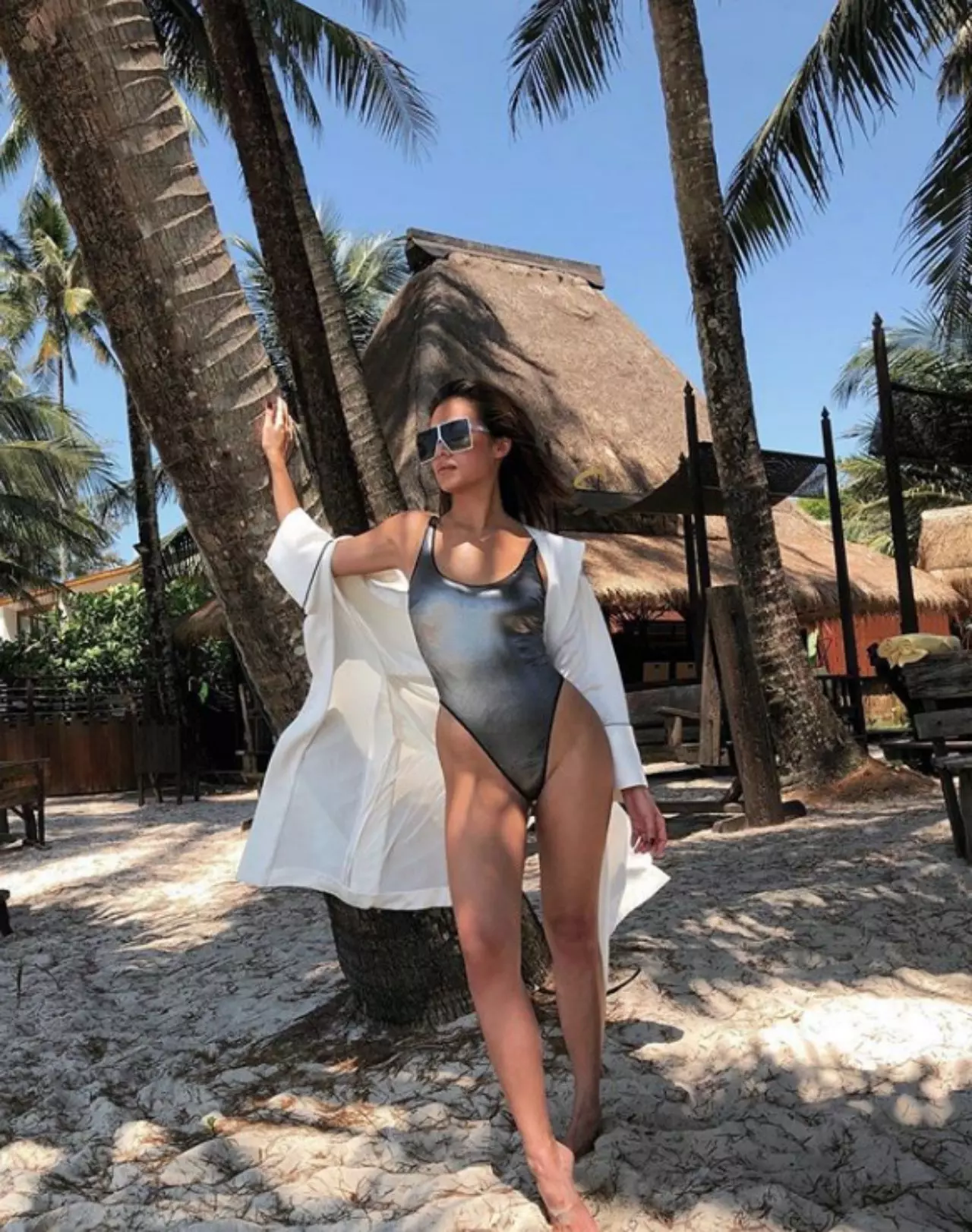แซ่บไม่หยุด! 3 เคล็ดลับใส่ชุดว่ายน้ำให้สวยแซ่บ สไตล์ ‘แพร วทานิกา’