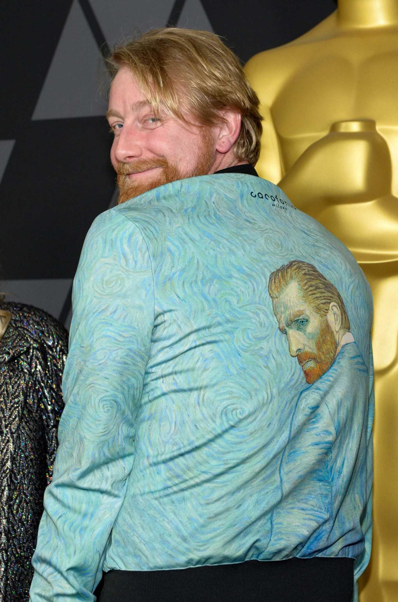 ลายสวยจัง มาจากเรื่อง เลิฟวิ่ง วินเซนต์ Loving Vincent ที่ได้เข้าชิงในสาขาภาพยนตร์แอนิเมชั่น