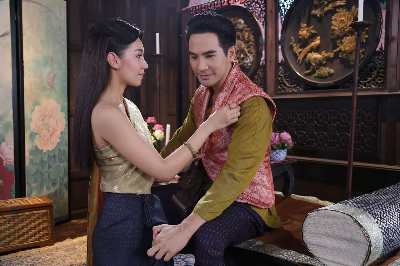 เอาใจช่วย! แม่หญิงการะเกด ม้าดีดกะโหลกหลงยุค จะทำยังไงไม่ให้โป๊ะแตก