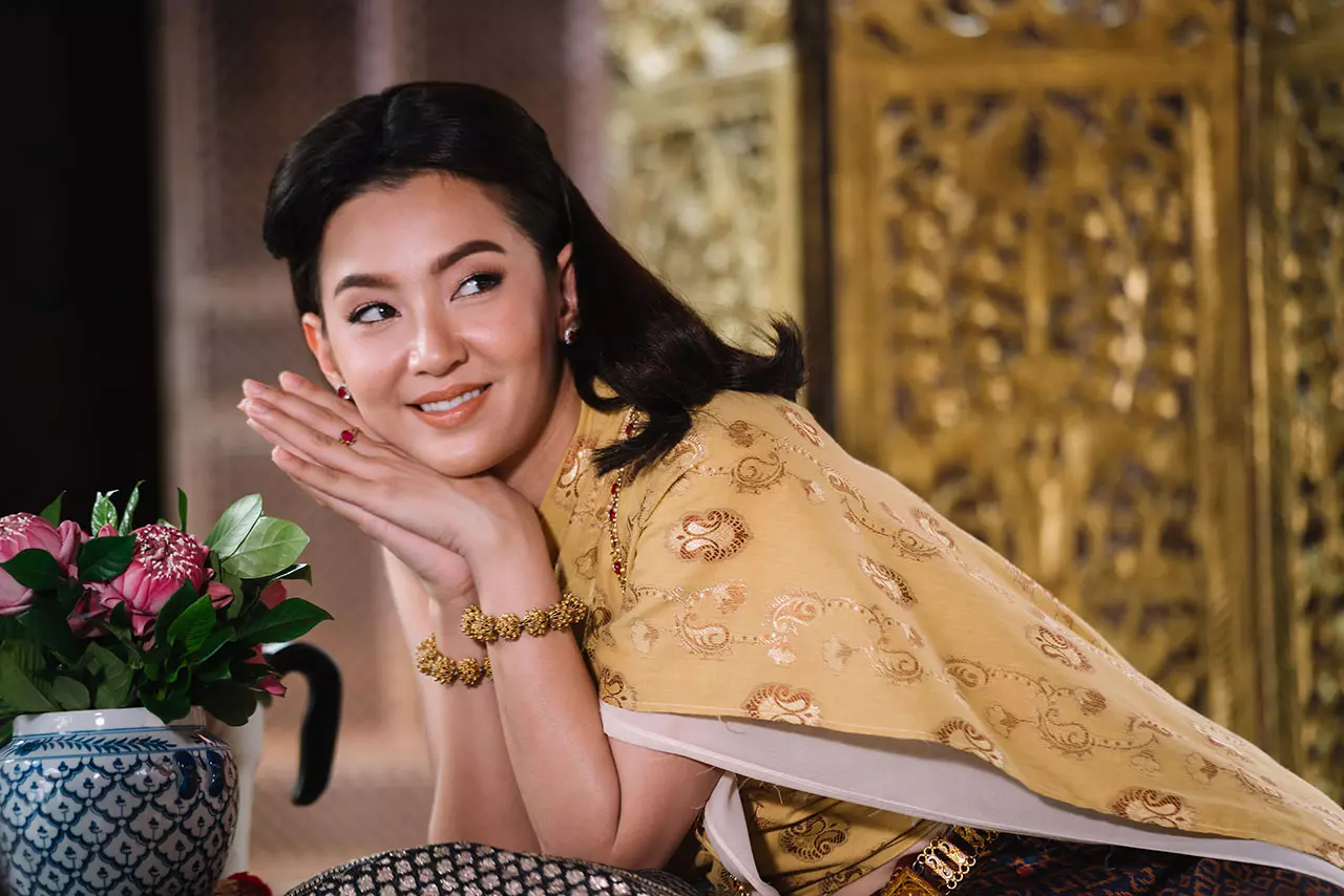 เอาใจช่วย! แม่หญิงการะเกด ม้าดีดกะโหลกหลงยุค จะทำยังไงไม่ให้โป๊ะแตก