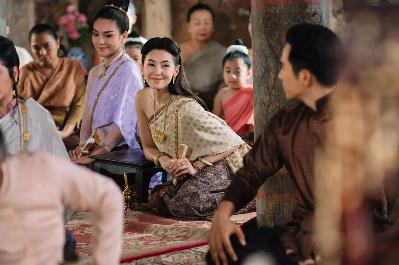 เอาใจช่วย! แม่หญิงการะเกด ม้าดีดกะโหลกหลงยุค จะทำยังไงไม่ให้โป๊ะแตก