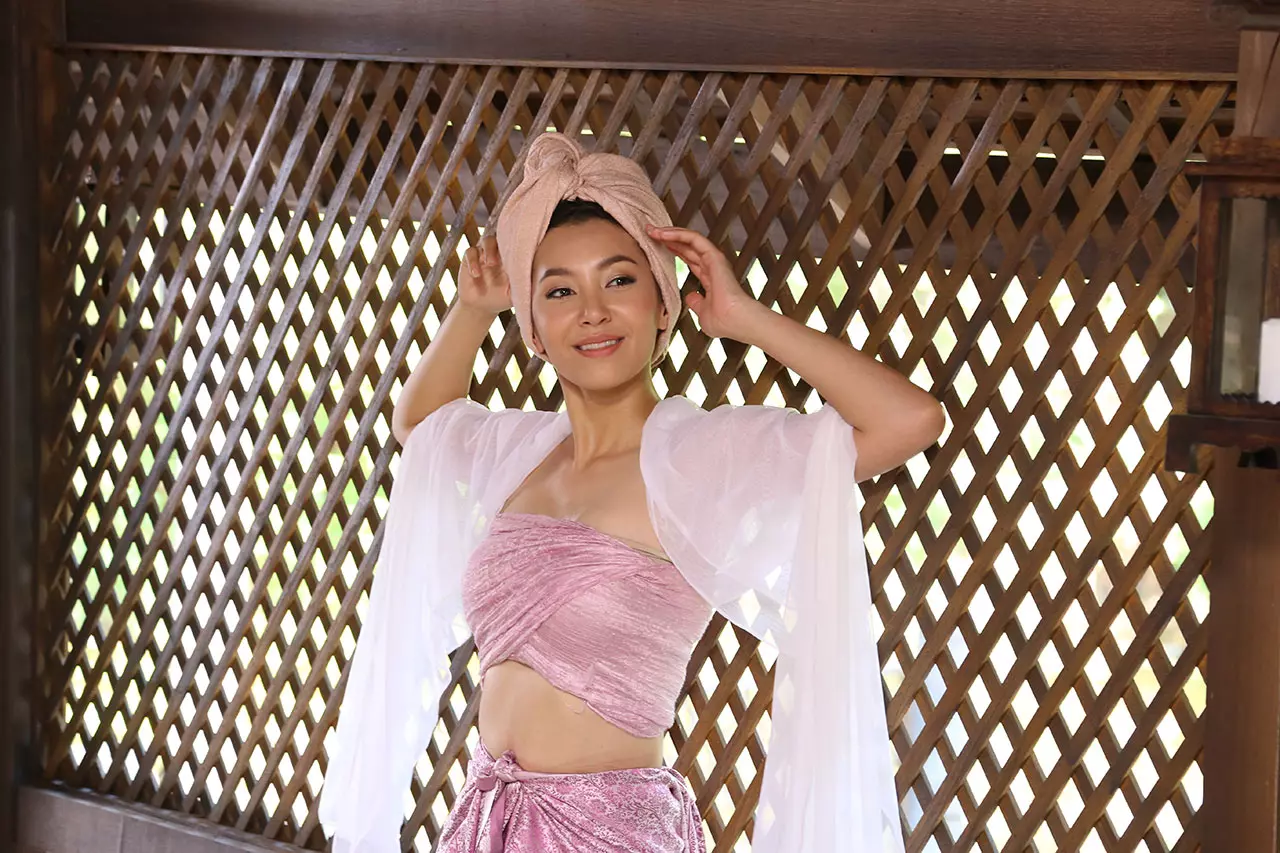 เอาใจช่วย! แม่หญิงการะเกด ม้าดีดกะโหลกหลงยุค จะทำยังไงไม่ให้โป๊ะแตก