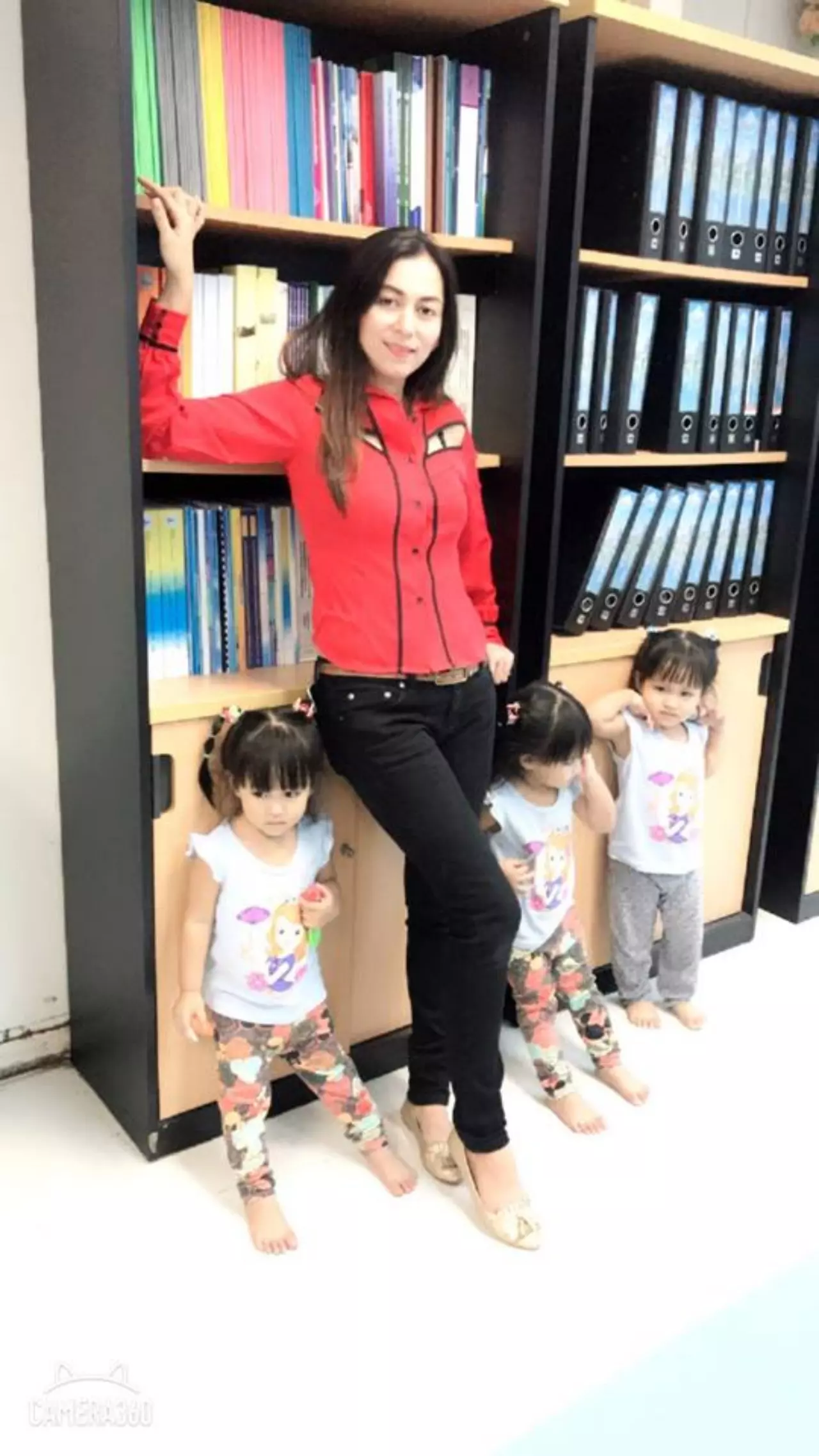 แม่แฝด 3 ธรรมชาติ เล่าประสบการณ์ ลูก 2 คนหยุดหายใจหลังคลอด จับแยกยื้อชีวิต