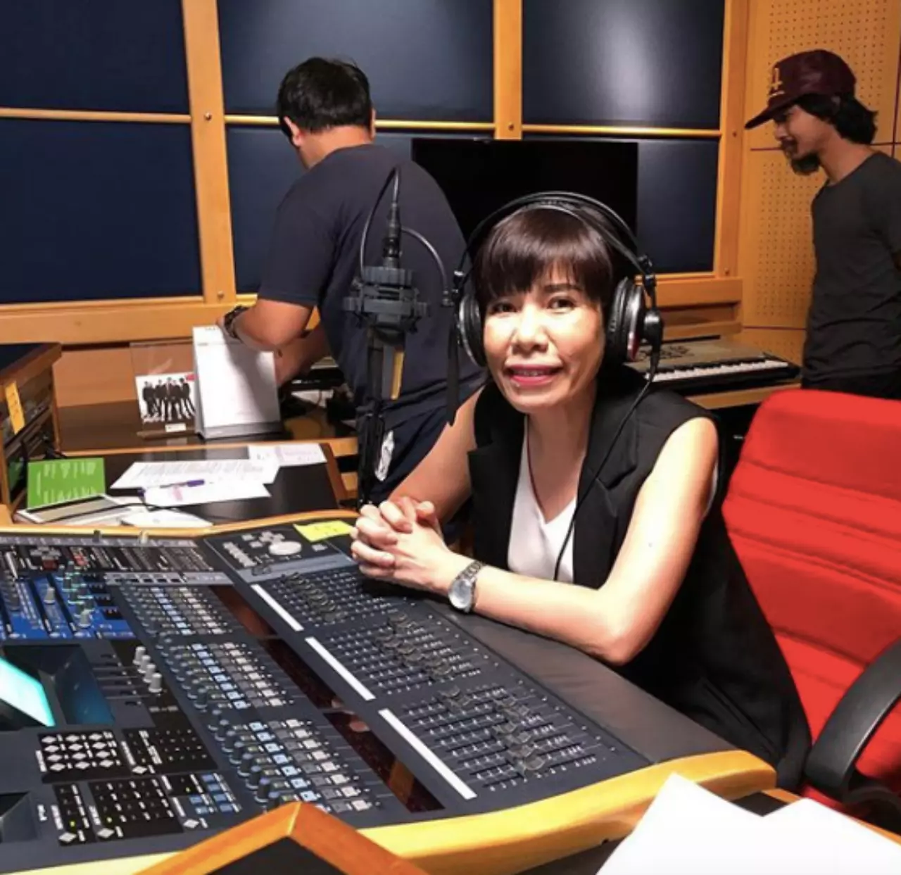 ดิจิตอลฆ่าวิทยุ? DJ ขาลง จะอยู่อย่างไร เมื่อคนฟังไม่โทรมาขอเพลง