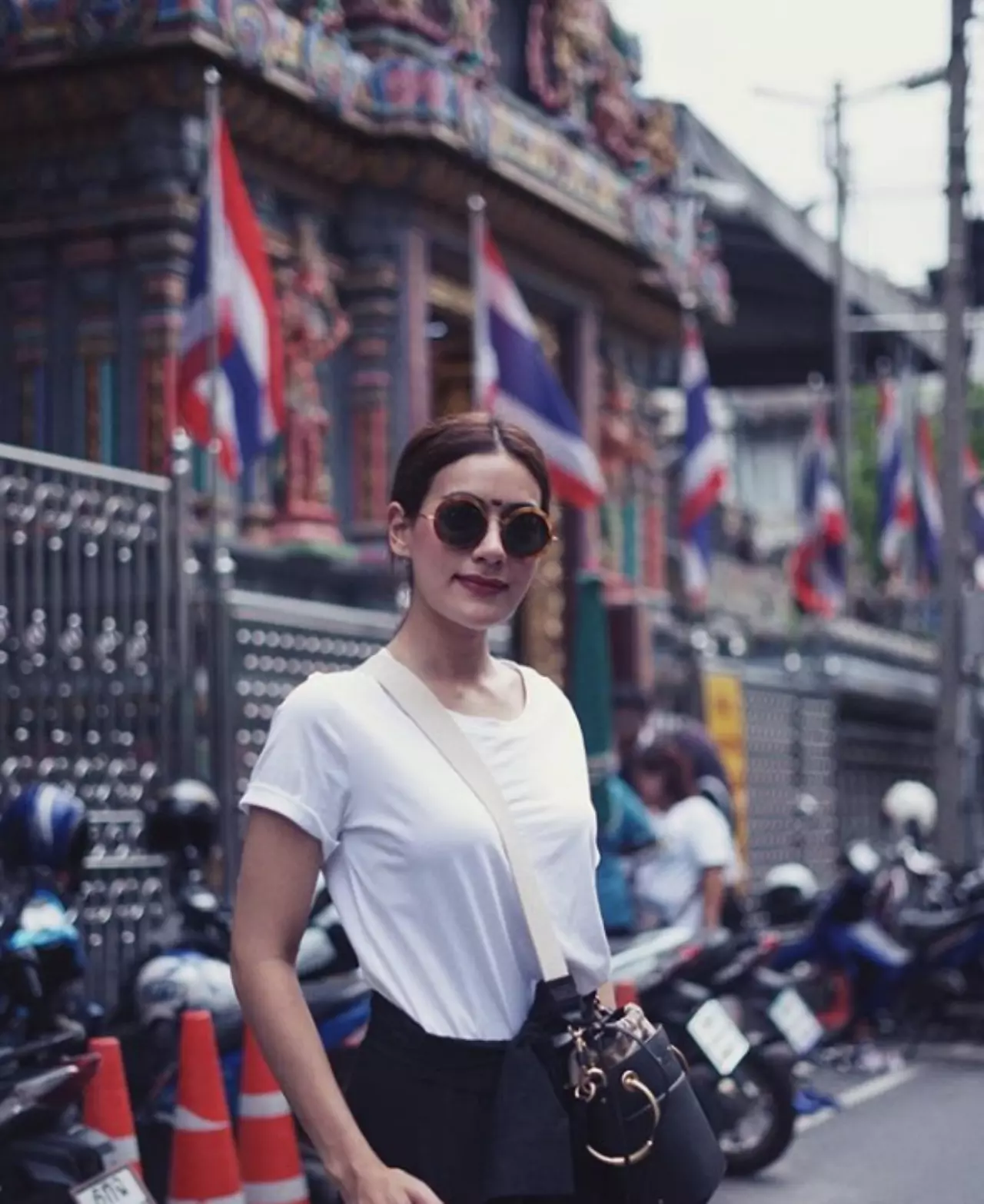 สิ่งที่ควรทำ "วันมาฆบูชา" ชวนสาวๆ ใส่ "แฟชั่นชุดขาว" ไปทำบุญเวียนเทียน 