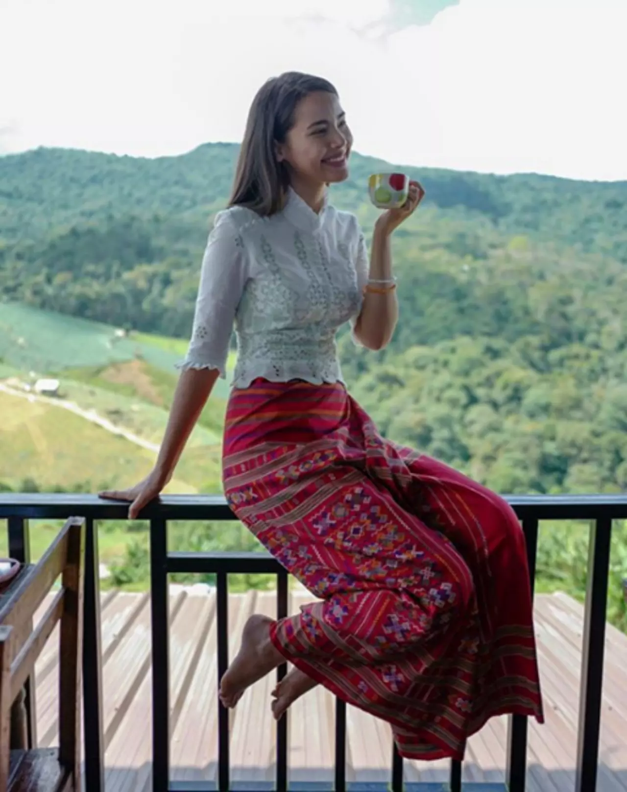 สิ่งที่ควรทำ "วันมาฆบูชา" ชวนสาวๆ ใส่ "แฟชั่นชุดขาว" ไปทำบุญเวียนเทียน 