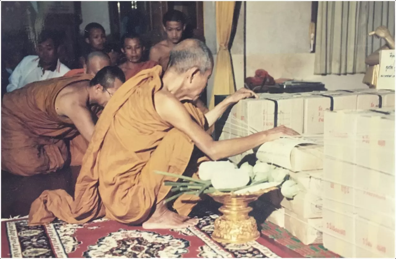 ความผูกพันหลวงพ่อคูณ บริจาคร่างกาย มข. ลอยอังคารพระธาตุกลางน้ำ 